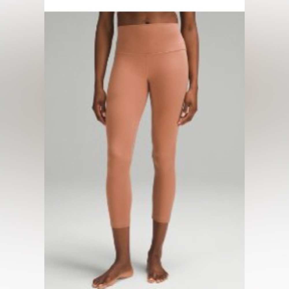 NWOT Lululemon athletica Align HR Pant 25” Leggings. Size 2